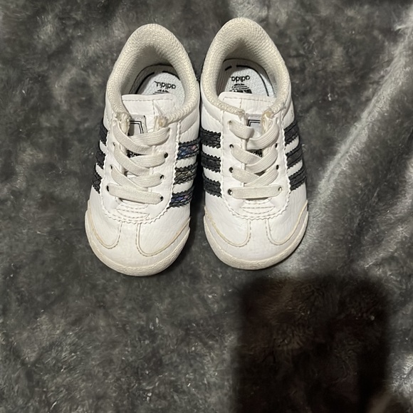 Adidas Samoa toddler sneakers with iridescent stripes - Picture 2 of 3